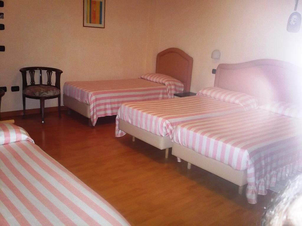 Hotel Gaggiano Сан-Джованни-Ротондо Номер фото
