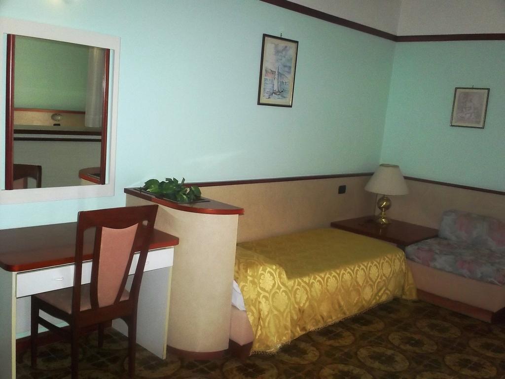 Hotel Gaggiano Сан-Джованни-Ротондо Номер фото