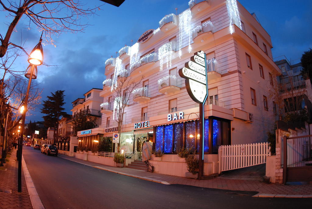 Hotel Gaggiano Сан-Джованни-Ротондо Экстерьер фото