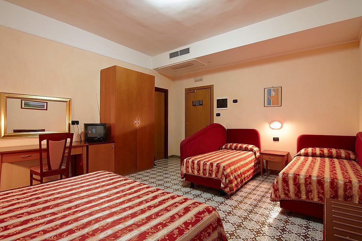 Hotel Gaggiano Сан-Джованни-Ротондо Экстерьер фото