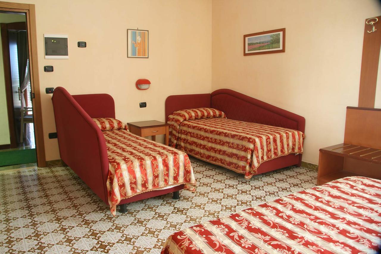 Hotel Gaggiano Сан-Джованни-Ротондо Экстерьер фото